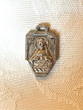 ✨ Vintage Art Deco Sacred Heart of Jesus Scapular Medal Pendant ✨